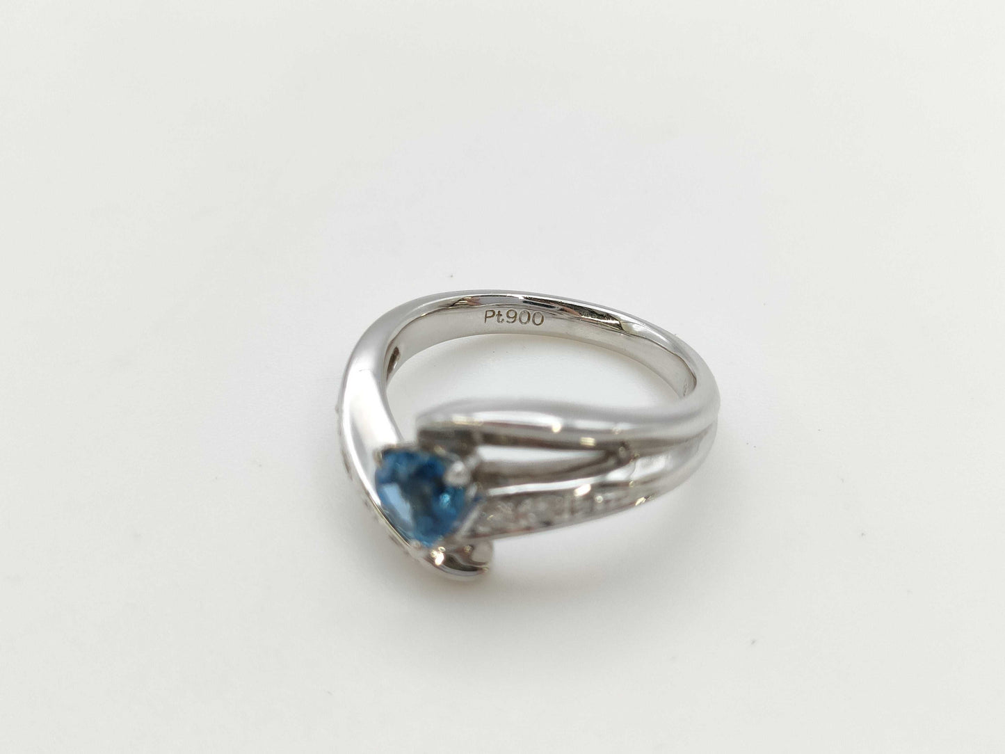 Colored Stone 0.40ct D0.06ct PT900 6.7g Ring