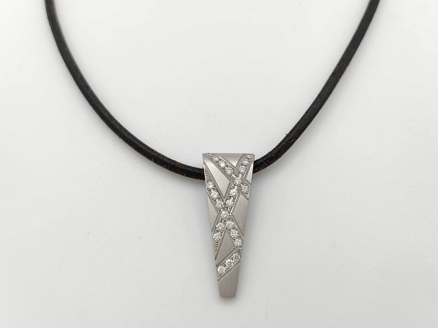 D0.50ct PT900/K18WG 9.0g Necklace