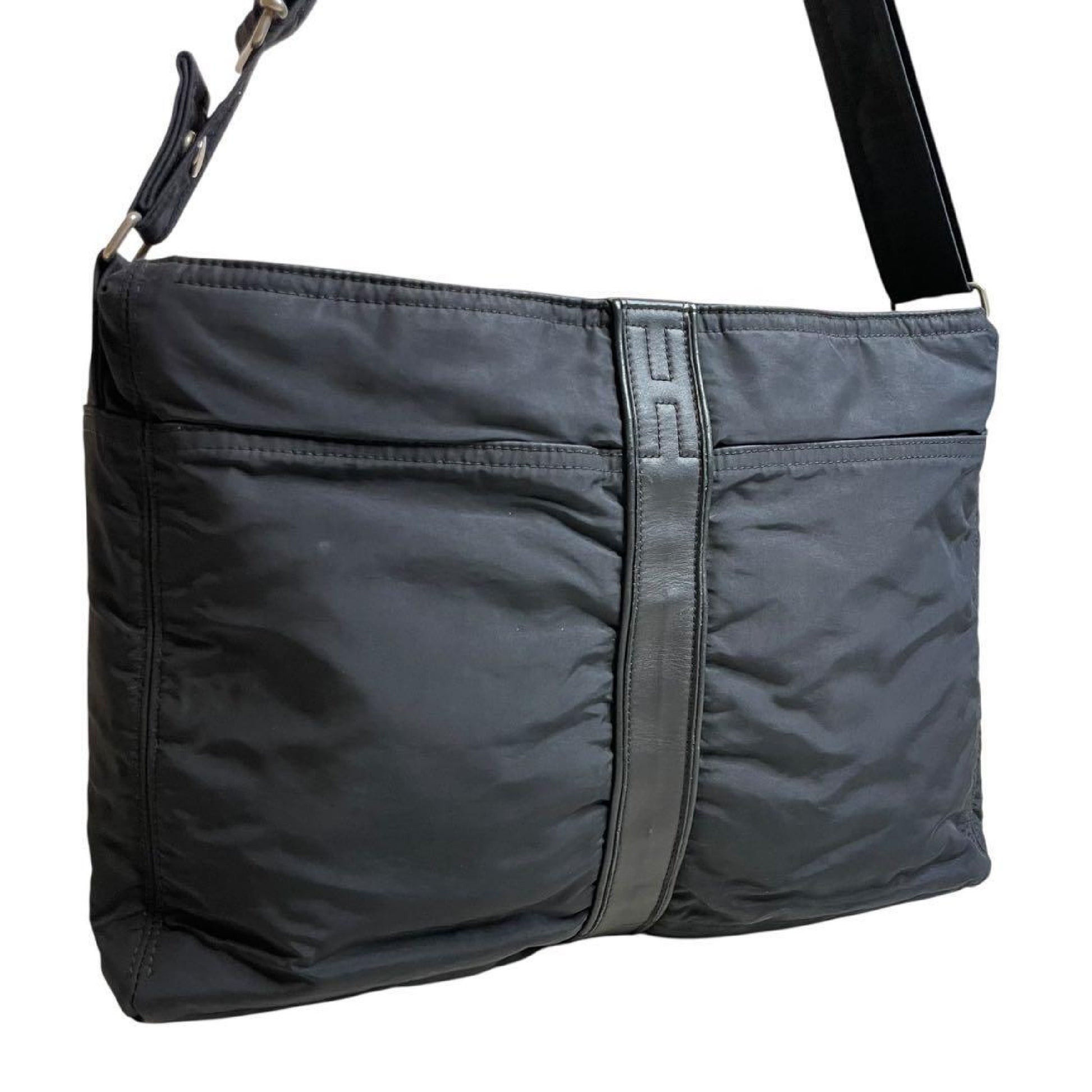 HERMES Acapulco Basas MM Black Shoulder Bag