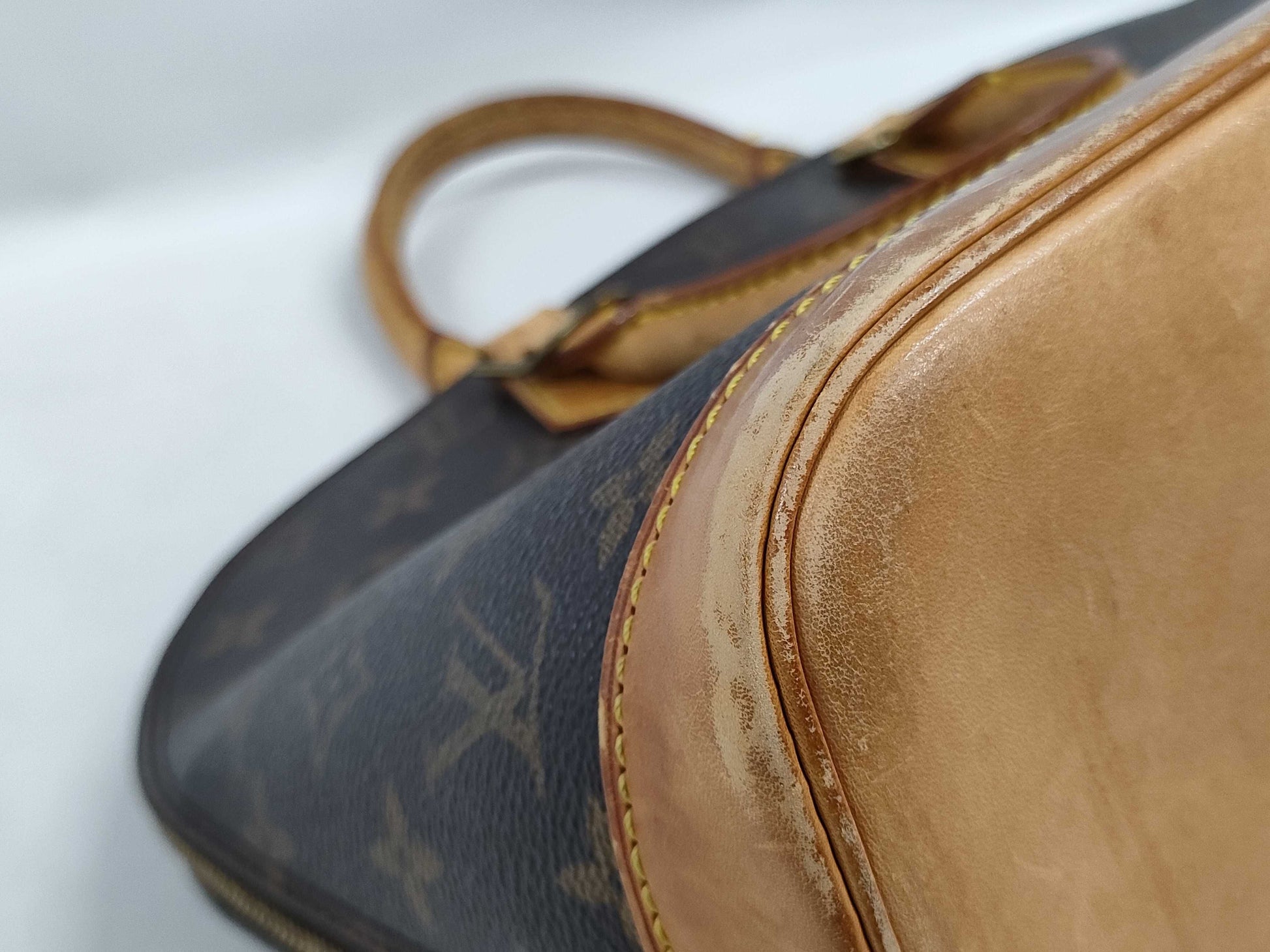 LOUIS VUITTON Monogram Alma Boston Bag with Strap BA0958