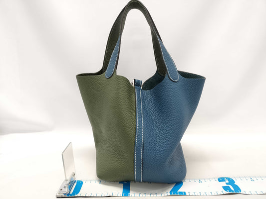 HERMES Taurillon Picotin Lock MM Two-Tone Handbag with Q Stamp