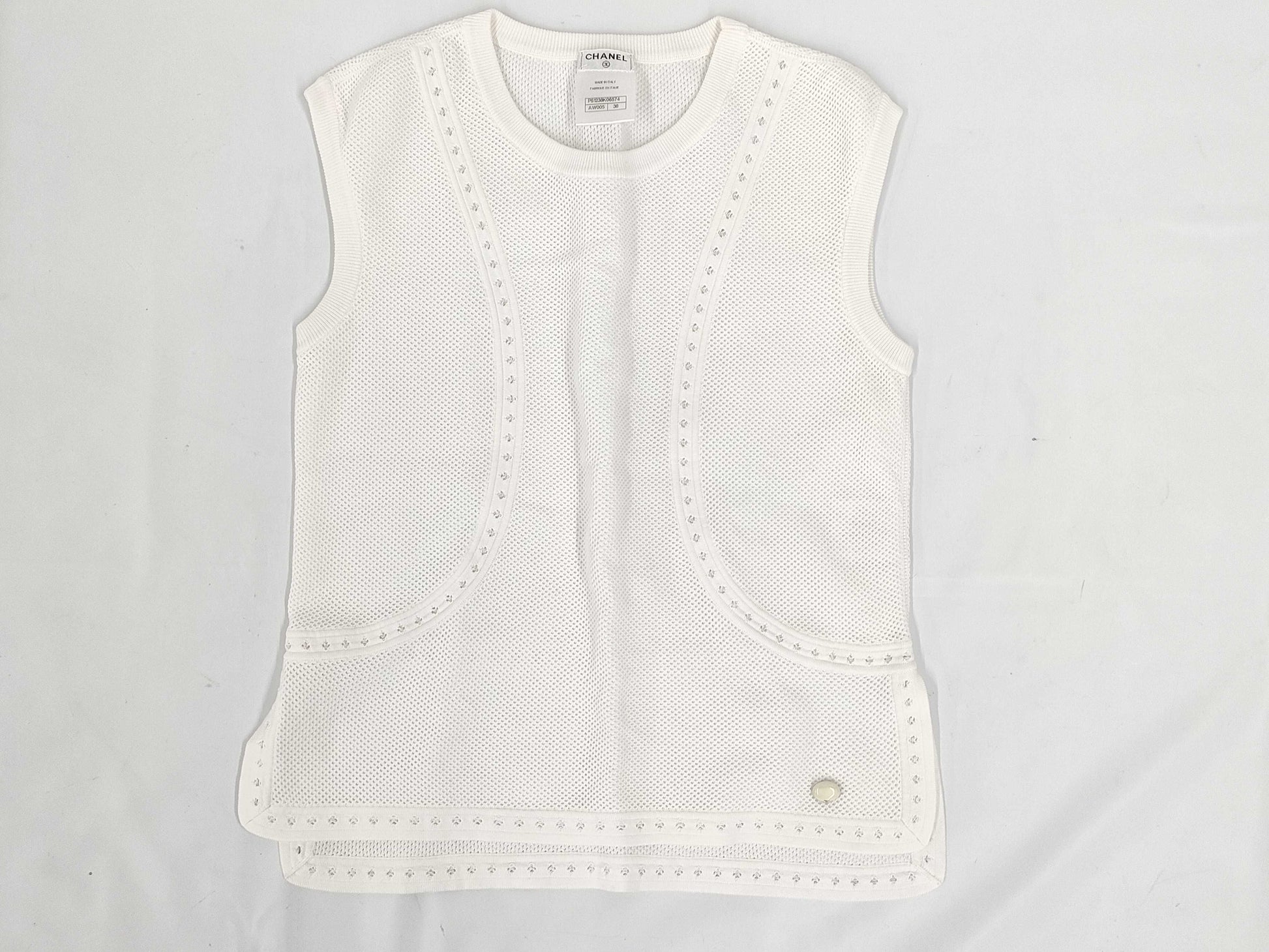 CHANEL White 12A Vest
