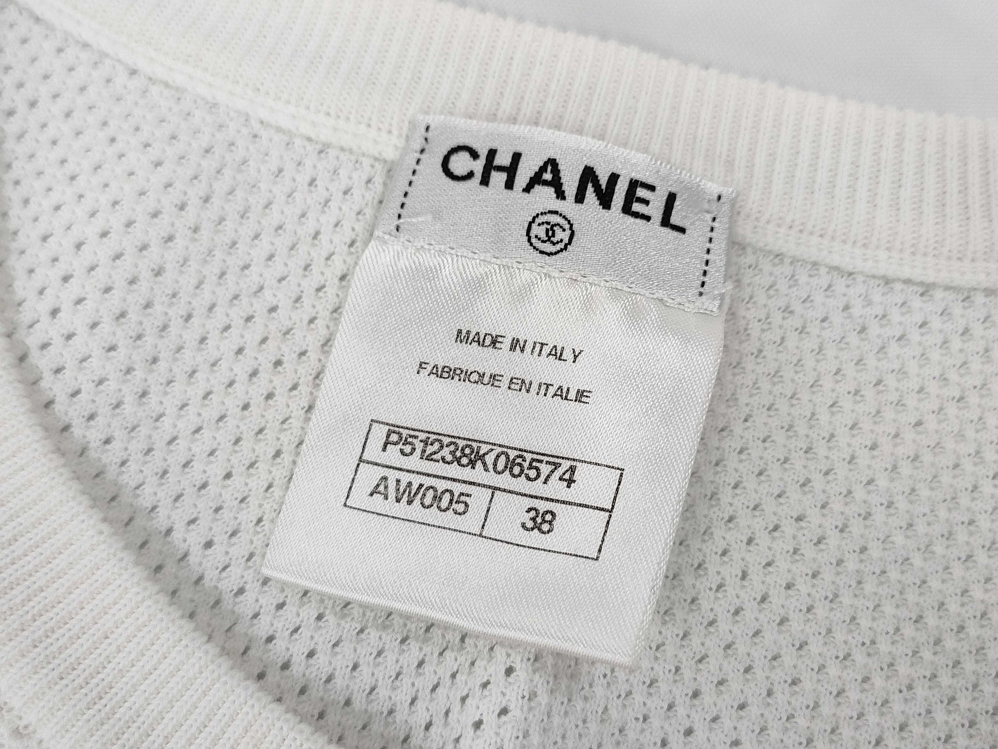 CHANEL White 12A Vest