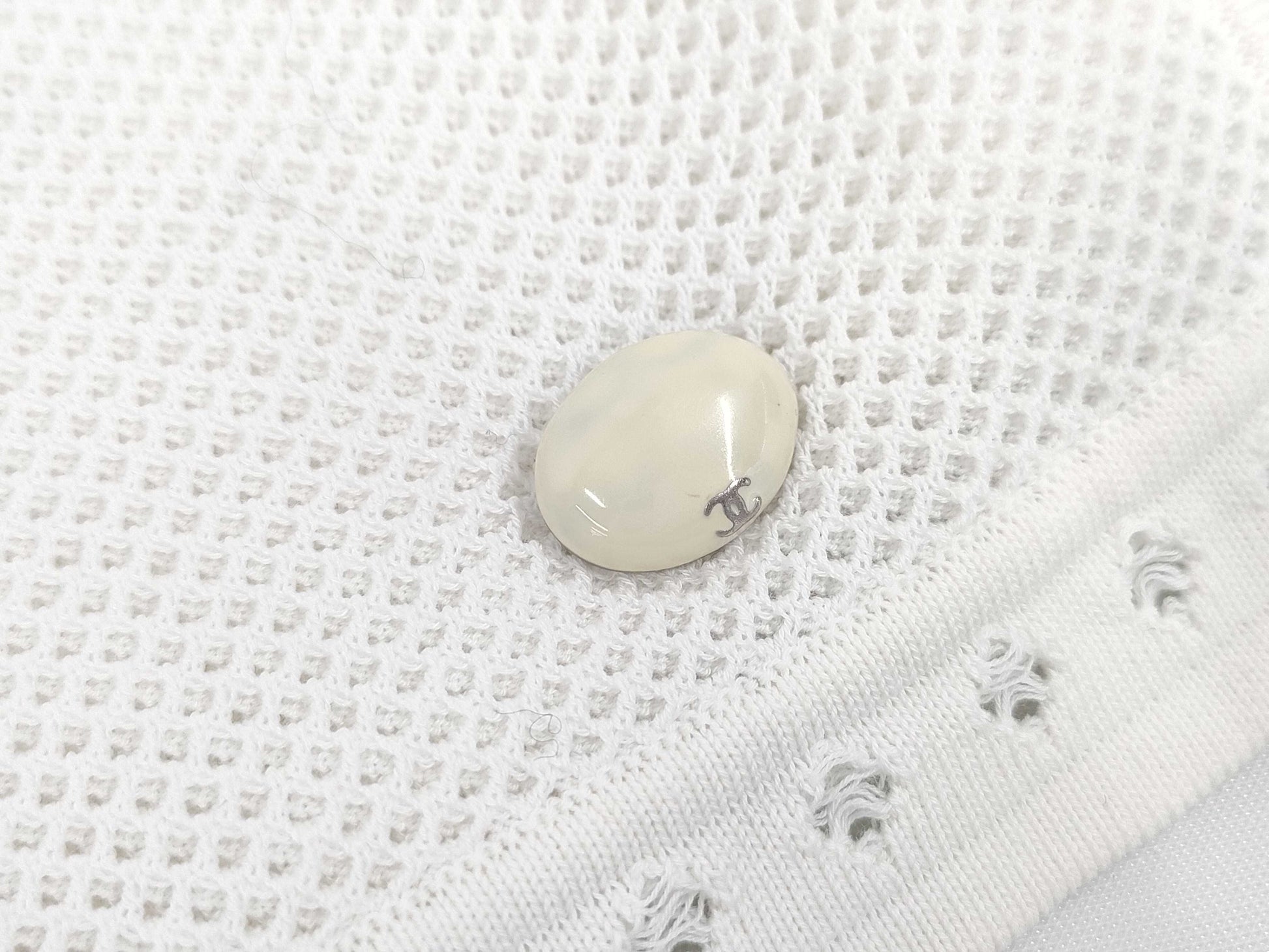 CHANEL White 12A Vest