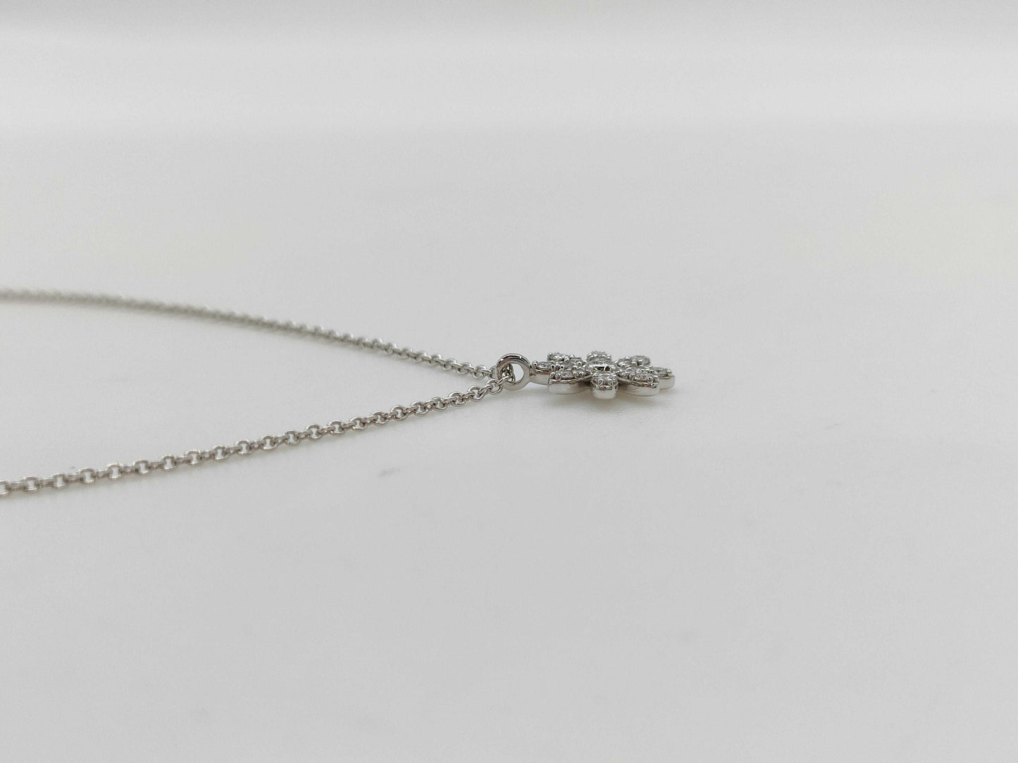 Tiffany&Co. Daisy Flower Diamond WG AU750 2.0g Necklace
