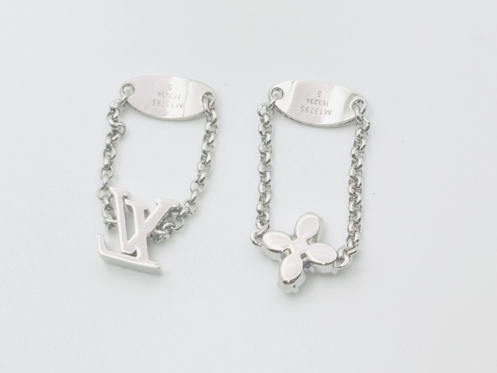 LOUIS VUITTON Vuitton M1379S Set Ring Lady LV Ring #S TE3234 Rhinestone Silver 2 Piece Set Ring