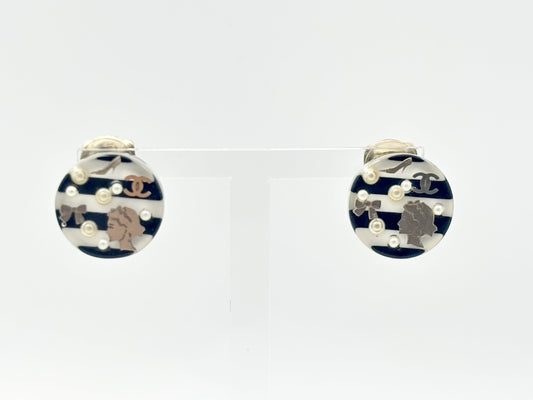 CHANEL Coco Mark Icon Faux Pearl Round 06A Resin Black x White Border Earrings