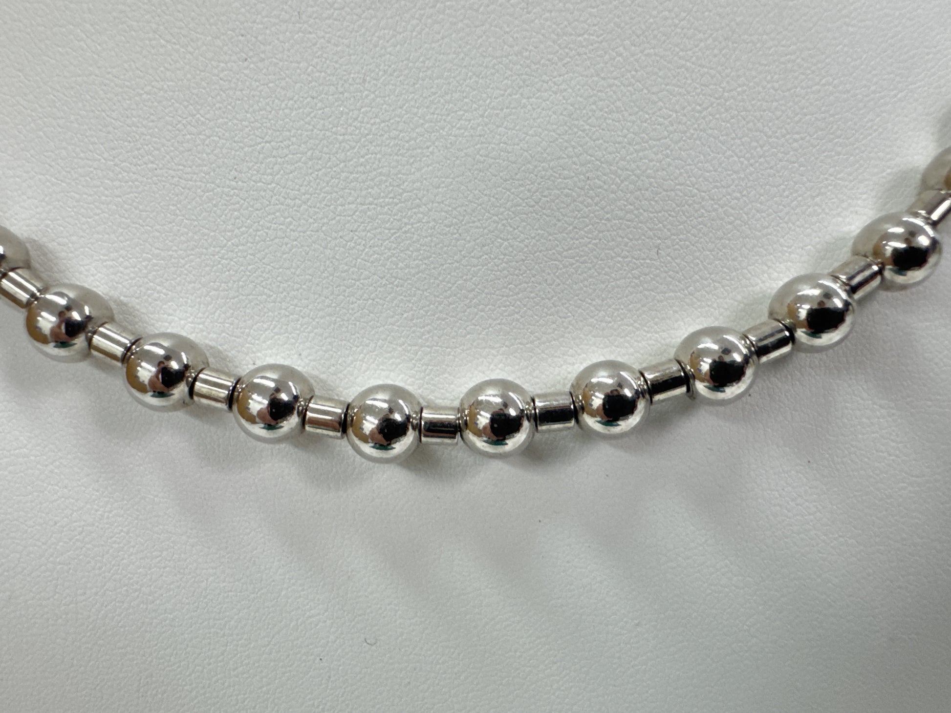 LOUIS VUITTON Vuitton Coreyer Escalator Ball Chain Silver Necklace