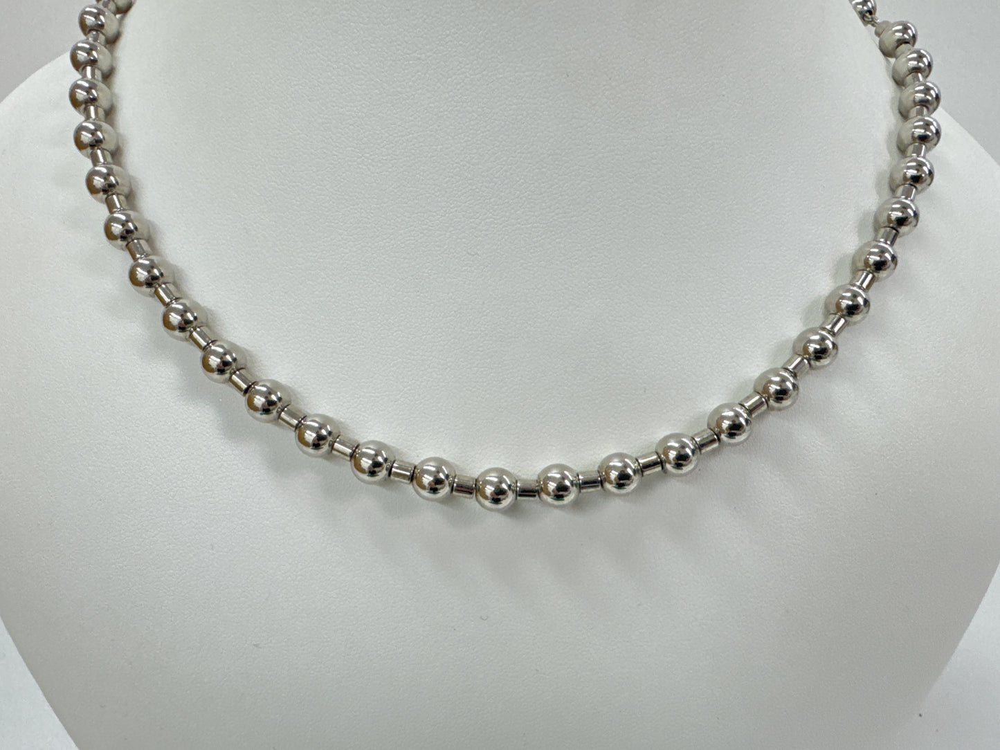 LOUIS VUITTON Vuitton Coreyer Escalator Ball Chain Silver Necklace