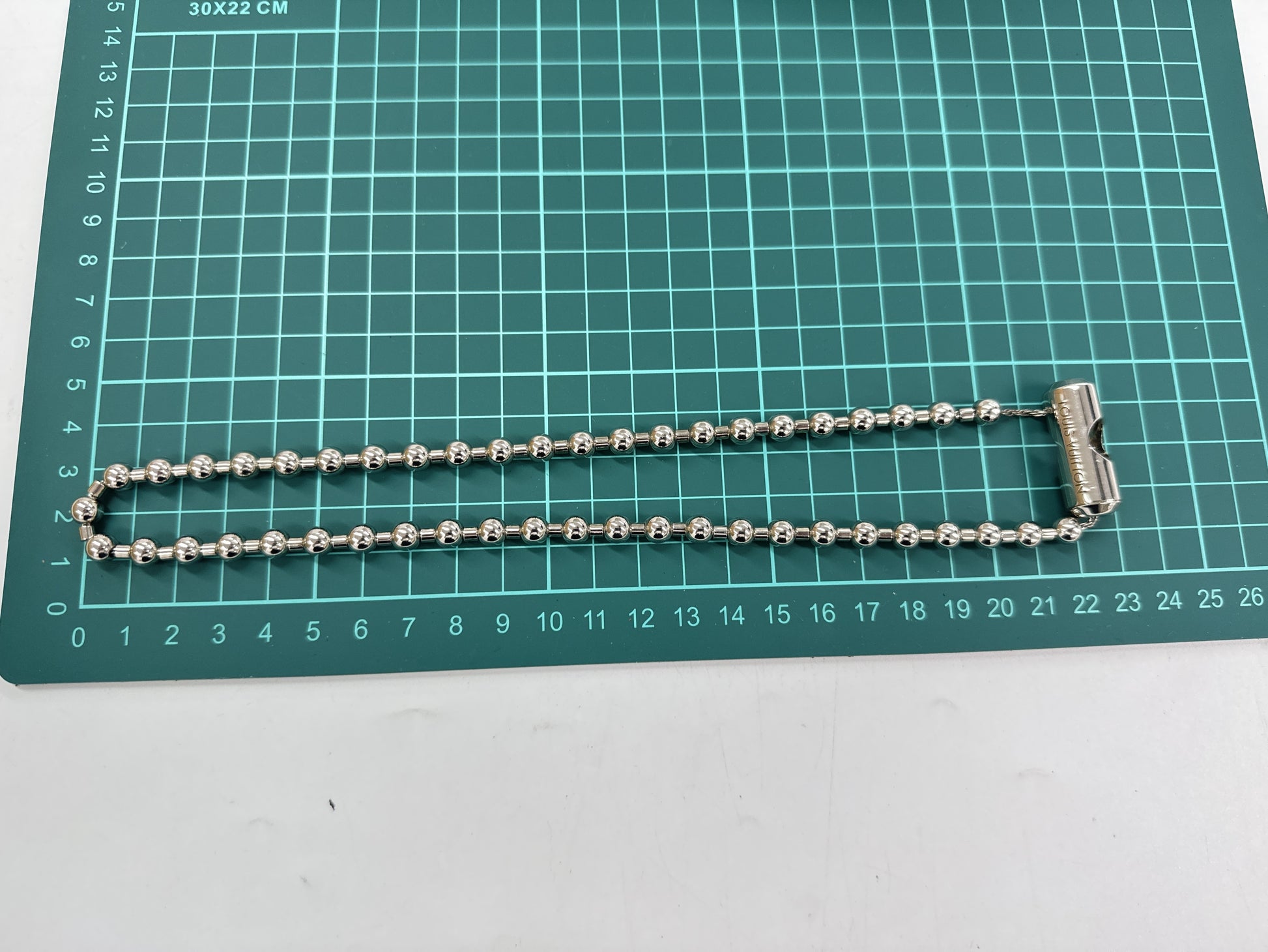 LOUIS VUITTON Vuitton Coreyer Escalator Ball Chain Silver Necklace