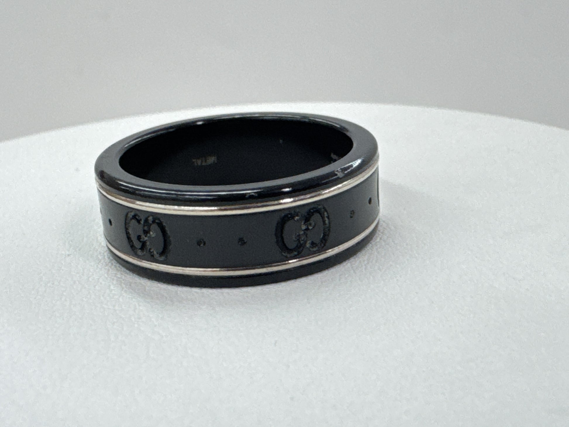 GUCCI Black Ceramic #17 WG 750/Metal 2.5g Ring