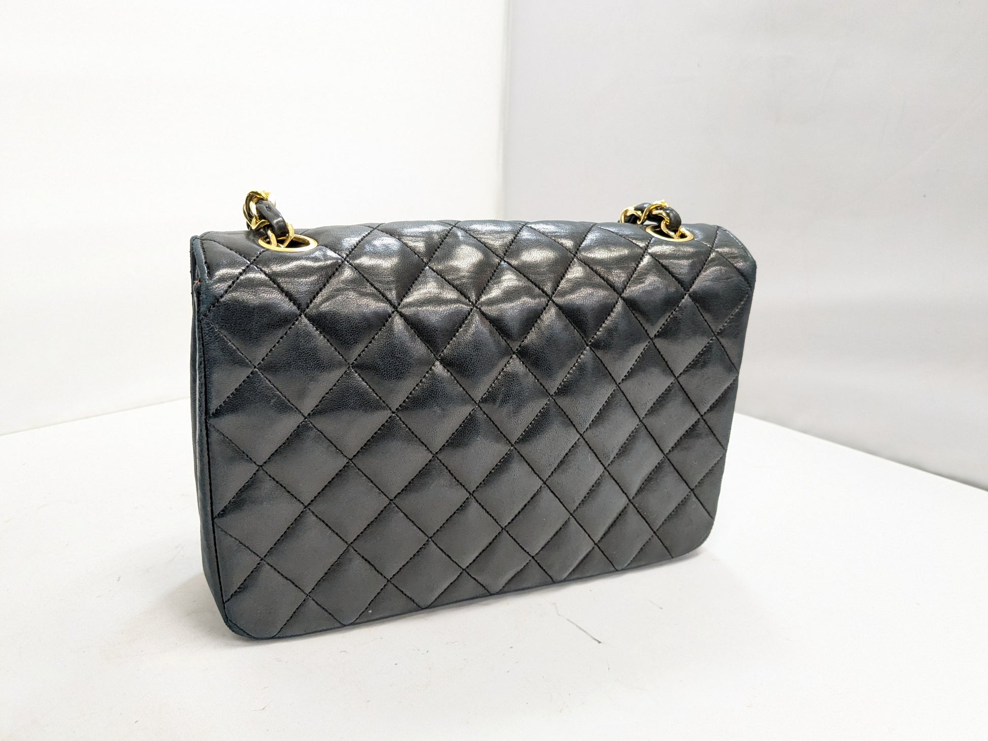 CHANEL Lam Matlasse Single 0858583 Seal Galler Shoulder Bag