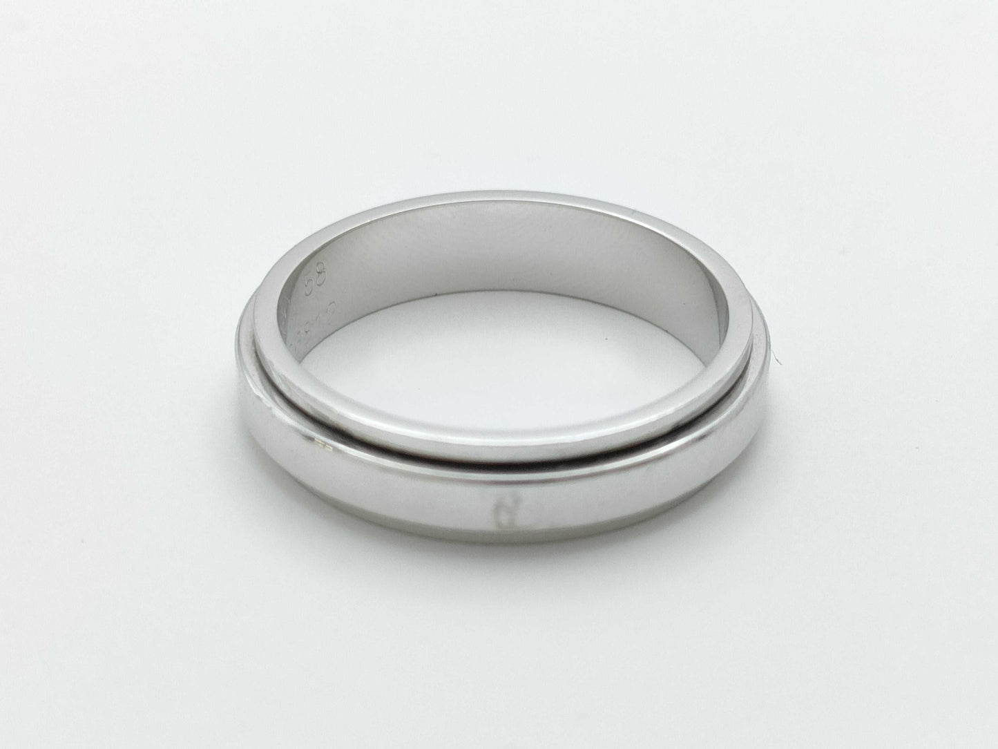 PIAGET Postion #58 WG Au750 7.1g Ring