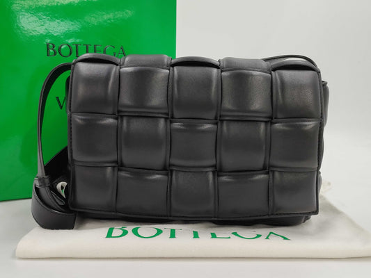 BOTTEGA VENETA Cassette Bag Black Shoulder Bag