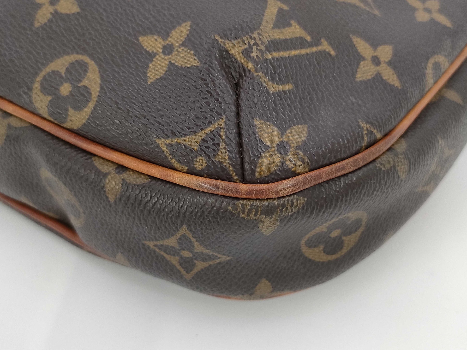 LOUIS VUITTON Louis Vuitton Monogram Odeon Shoulder Bag