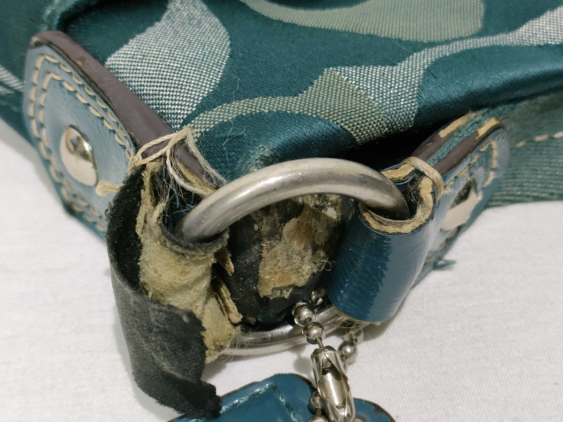 COACH 3-point summary shoulder bag