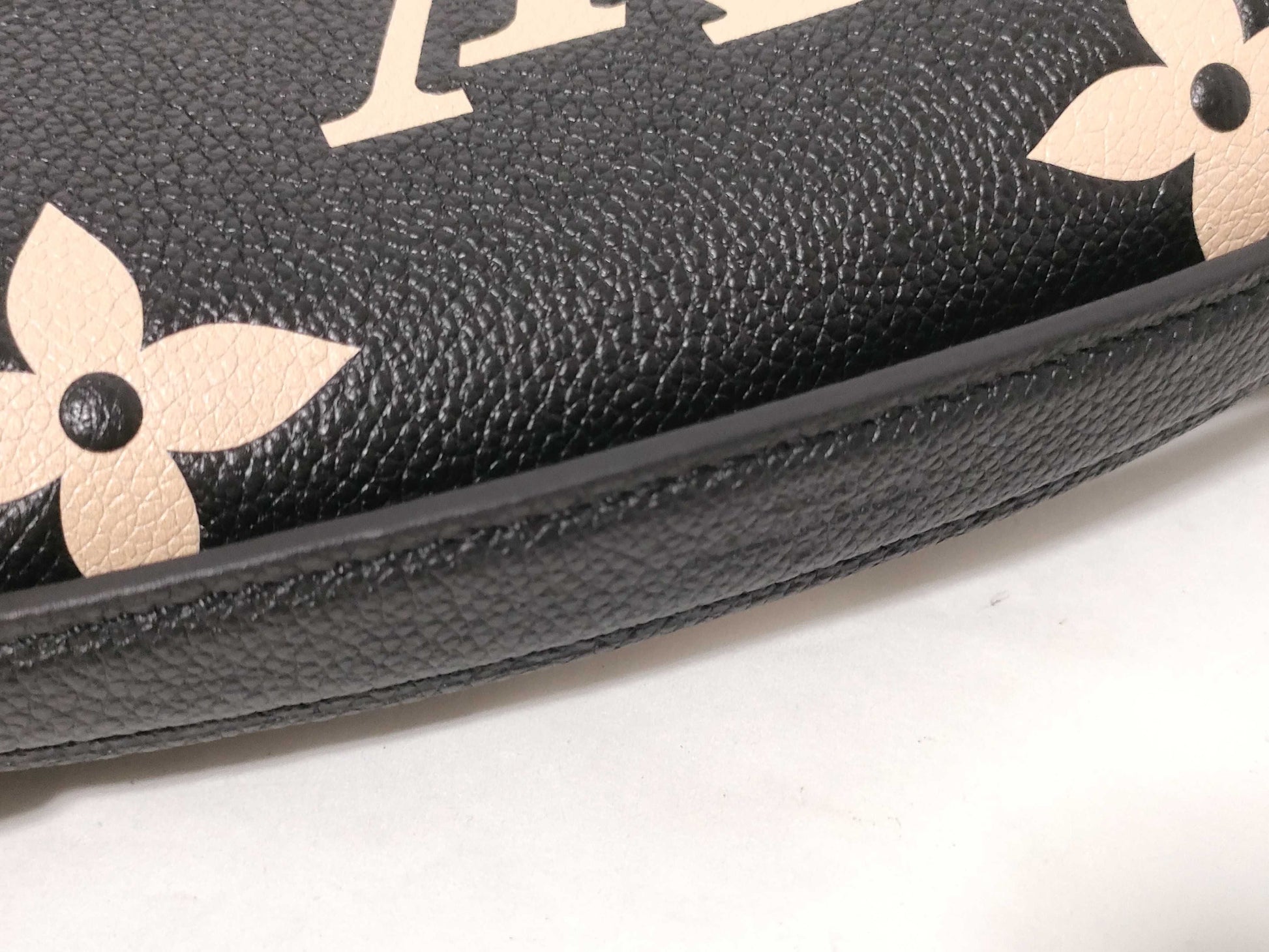 LOUIS VUITTON METIS Shoulder Bag