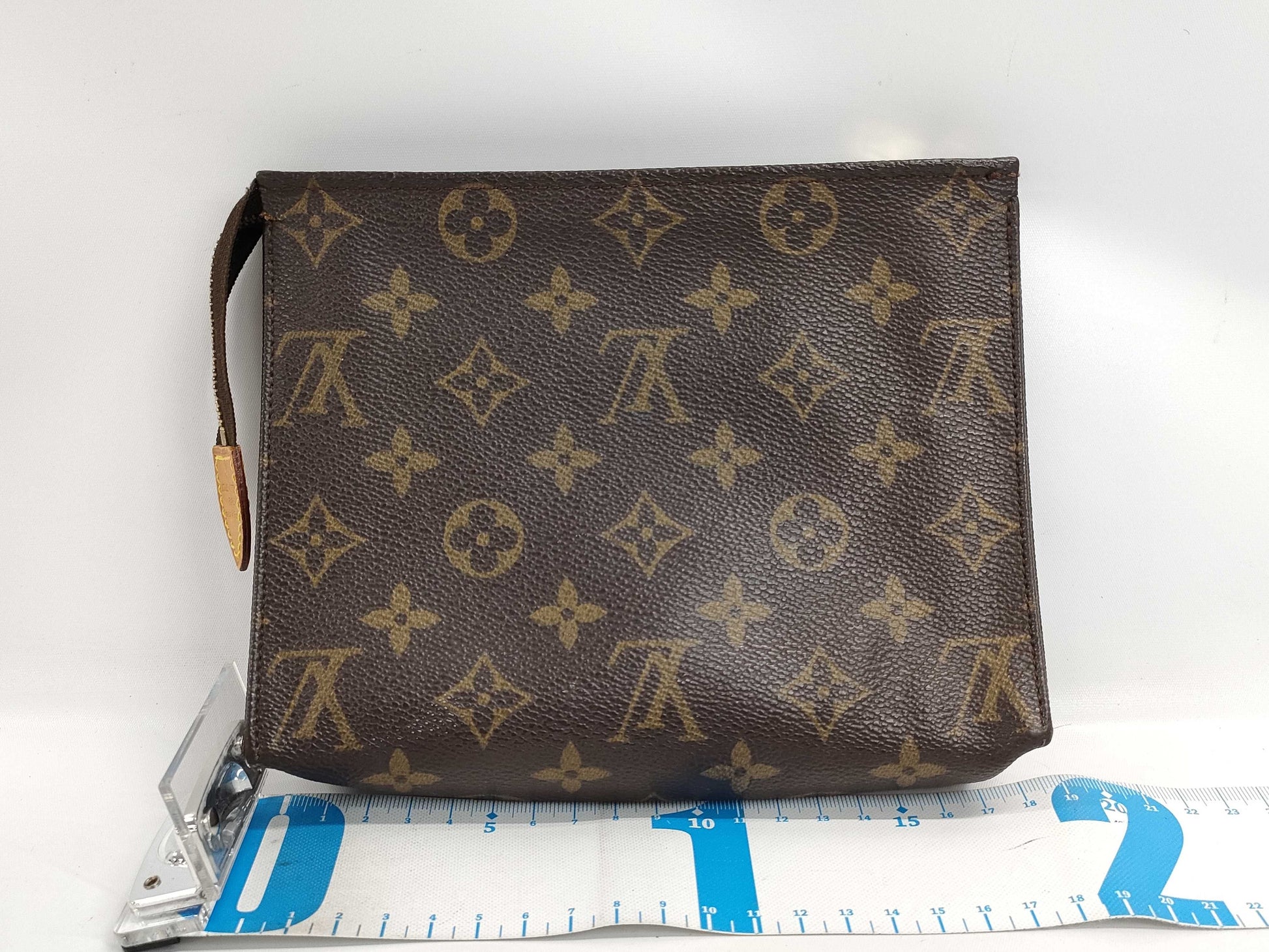LOUIS VUITTON Vuitton Monogram Poche Tweet 19 Pouch