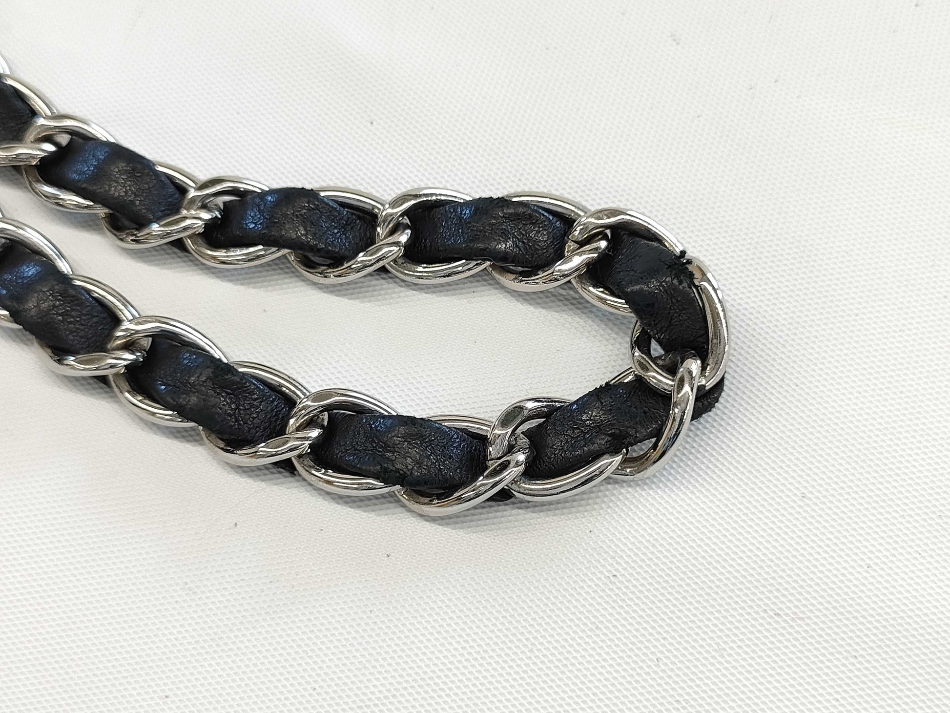 CHANEL No.5 Camellia Cereal Chain Shoulder Bag