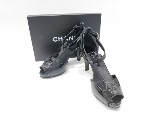 CHANEL Patent Leather Pumps Black Pumps