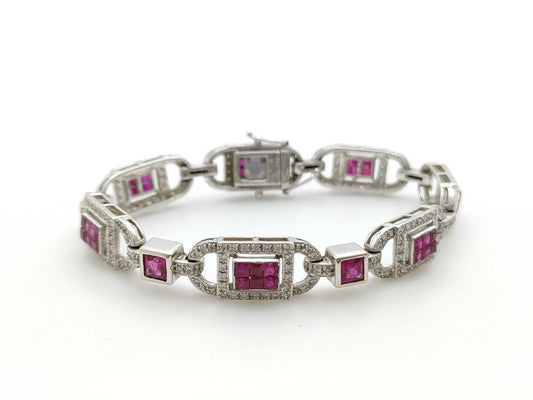 R4.15ct D1.50ct 750 18.2g Bracelet Bangle