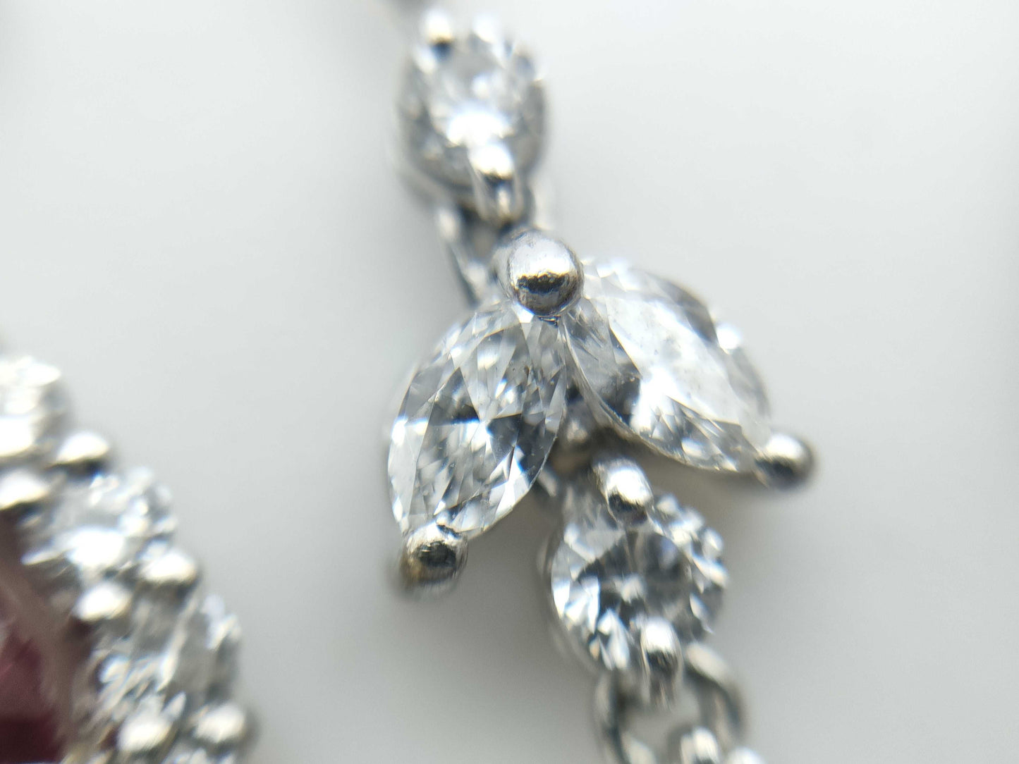 R3.95ct D2.20/0.69ct 750 17.8g Necklace