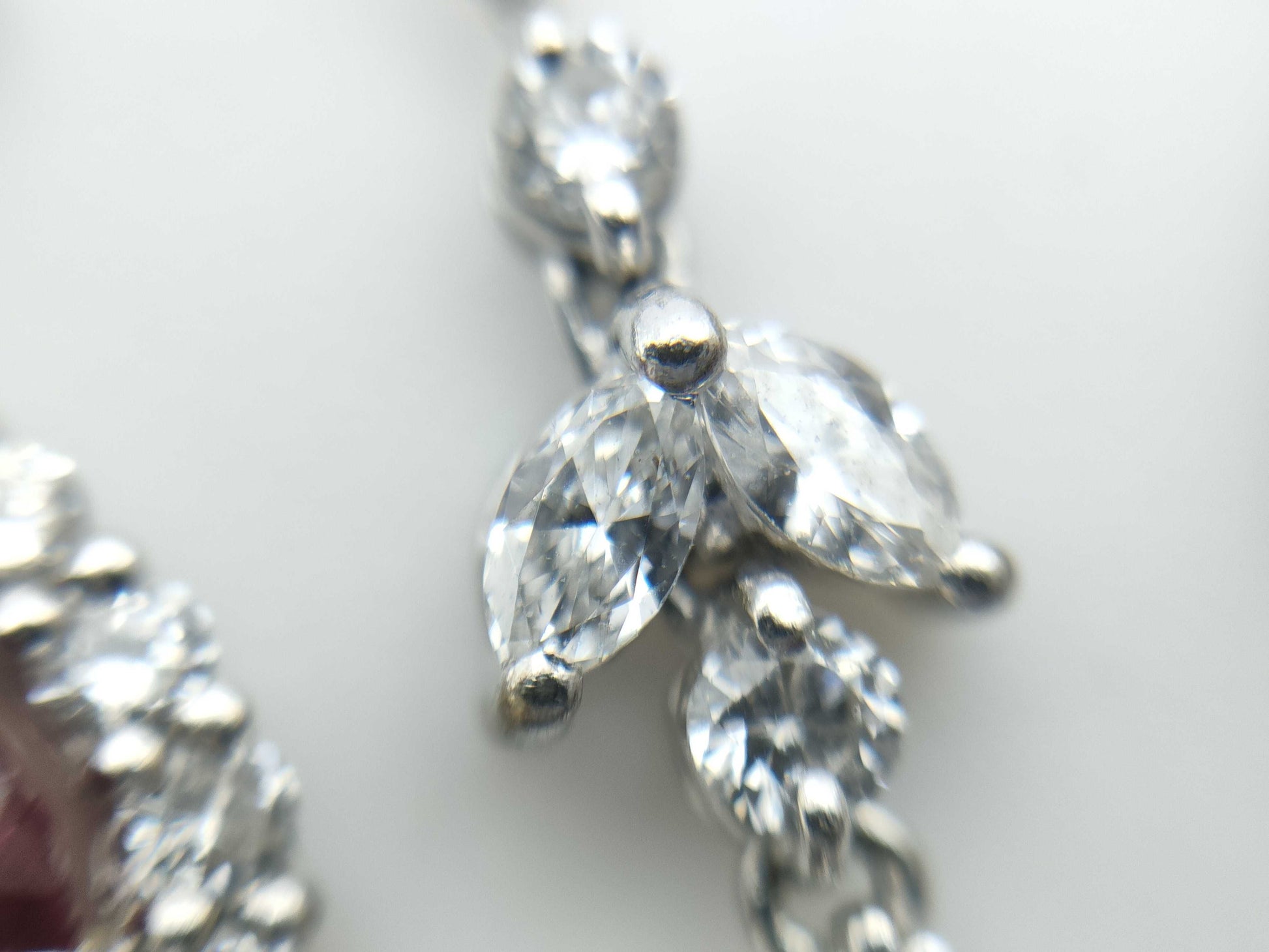 R3.95ct D2.20/0.69ct 750 17.8g Necklace