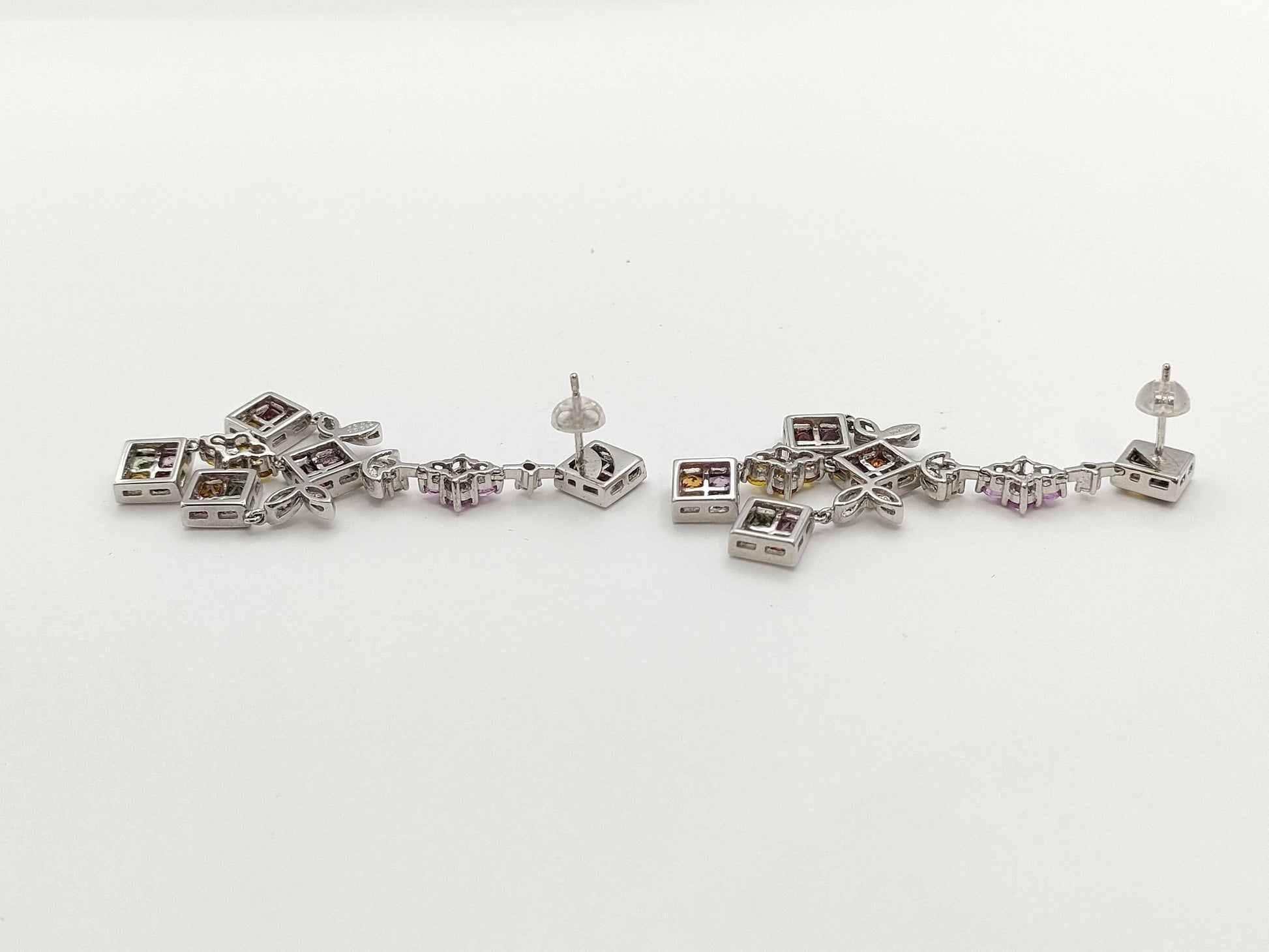 Colored Stone 10.05ct D0.36ct 750 17.0g Earrings