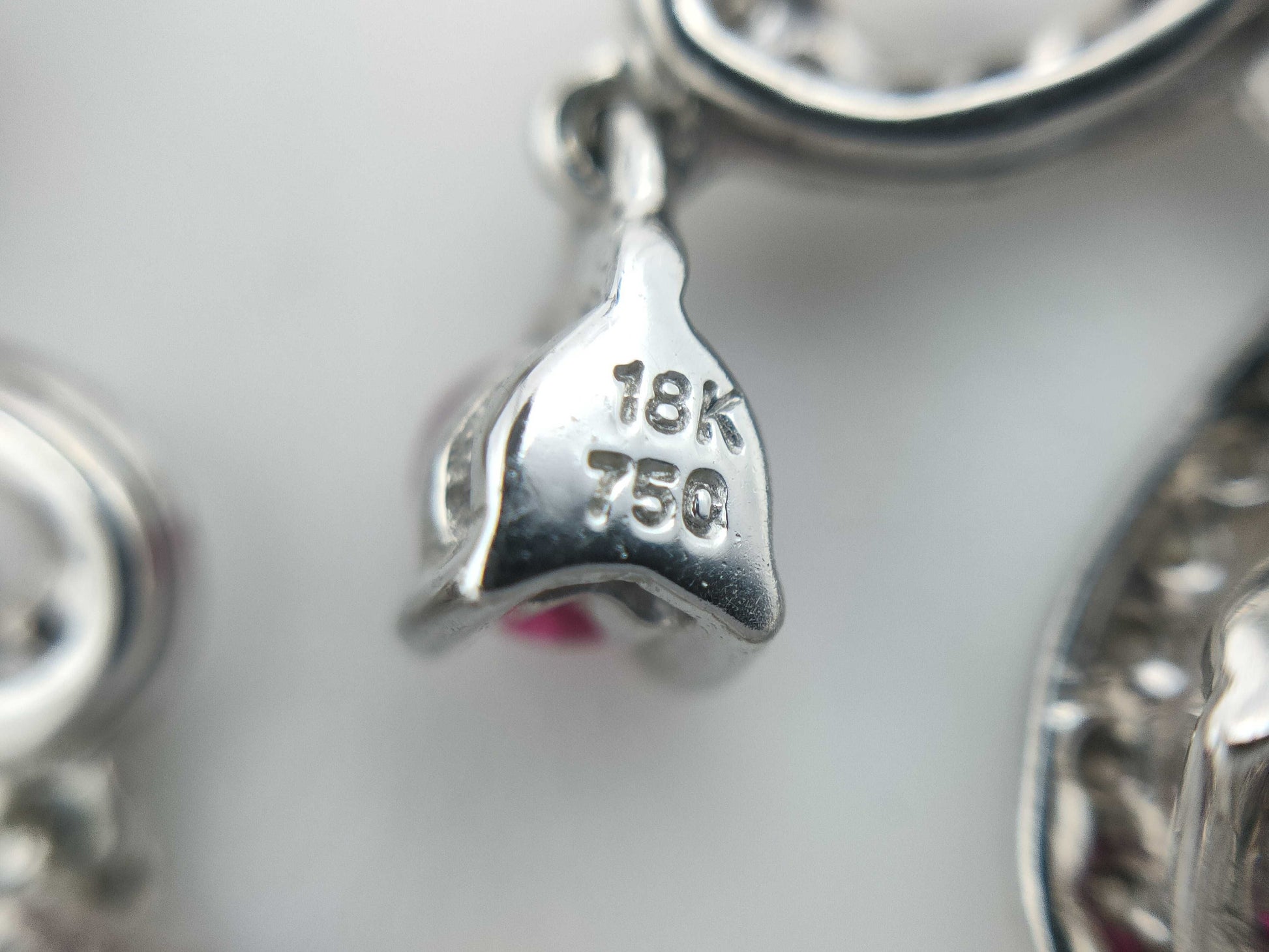 R2.86ct D0.67ct K18WG 9.6g Earrings