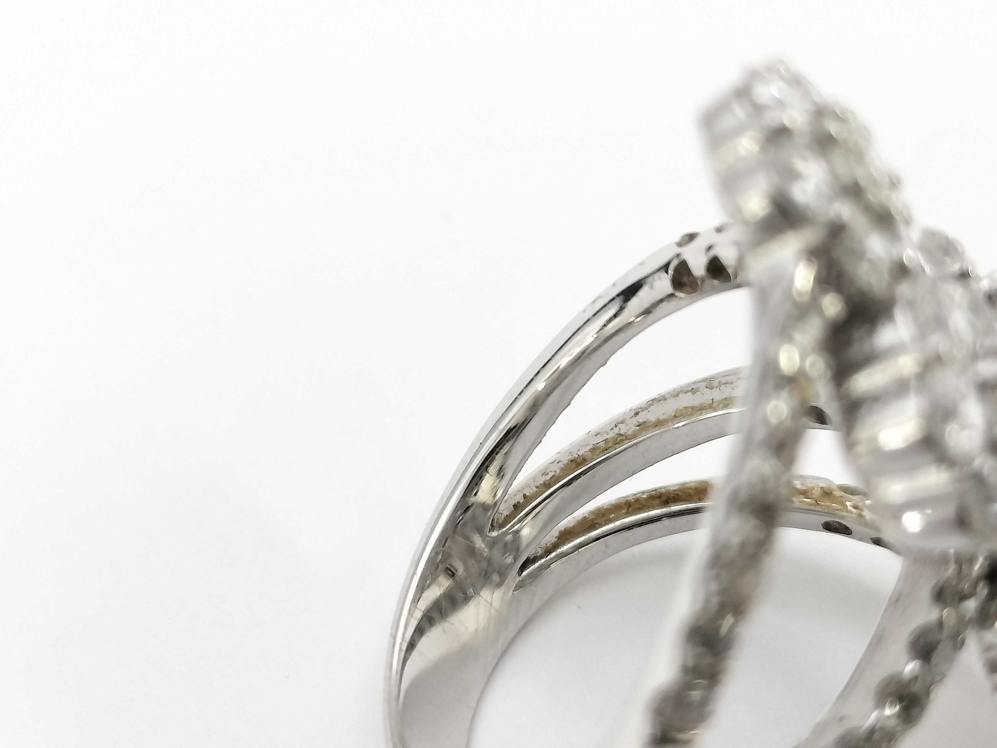 D3.32ct 750 9.7g Ring