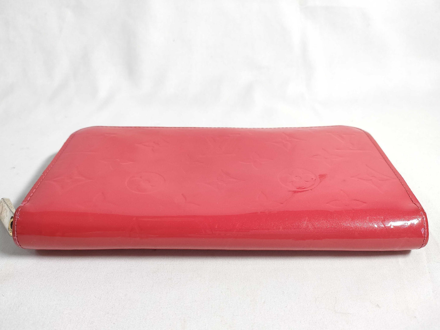 LOUIS VUITTON Vernis Zippy Wallet in Monogram Red, M91597CA2146