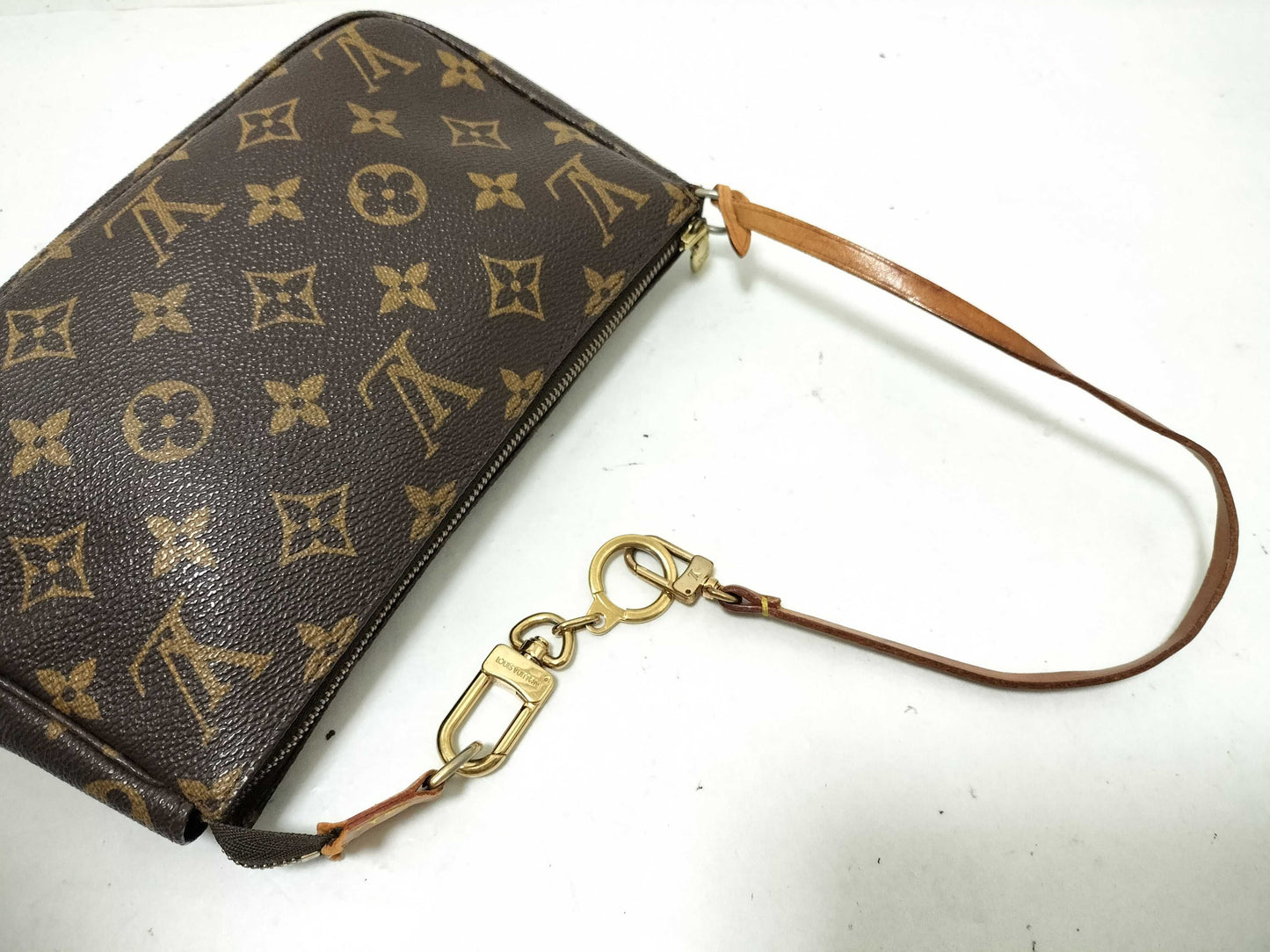 LOUIS VUITTON Monogram Accessory Pouch