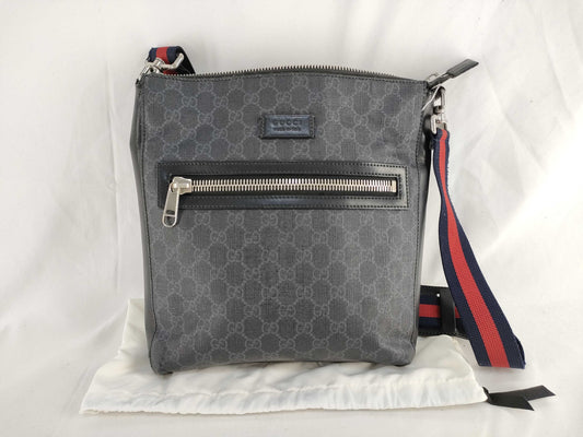 GUCCI GG Supreme Shoulder Bag