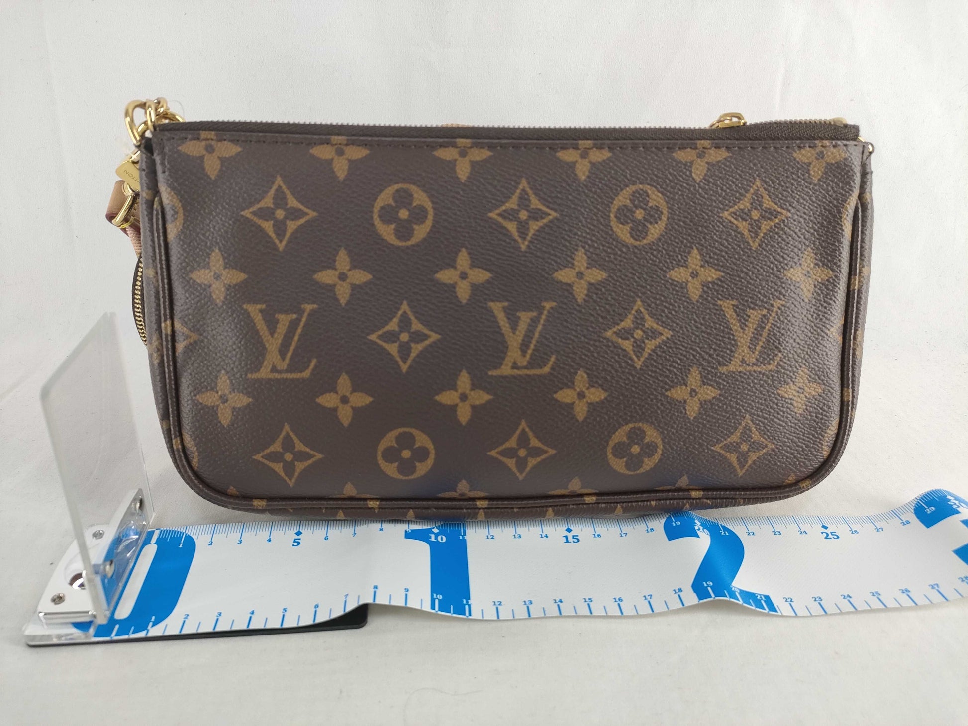 LOUIS VUITTON Monogram Louis Vuitton Monogram Multi Pochette Accessoires Pouch