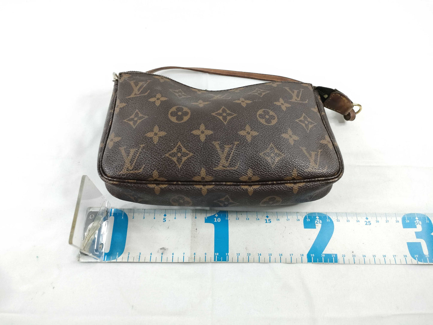 LOUIS VUITTON Monogram LV Accessoires Handbag