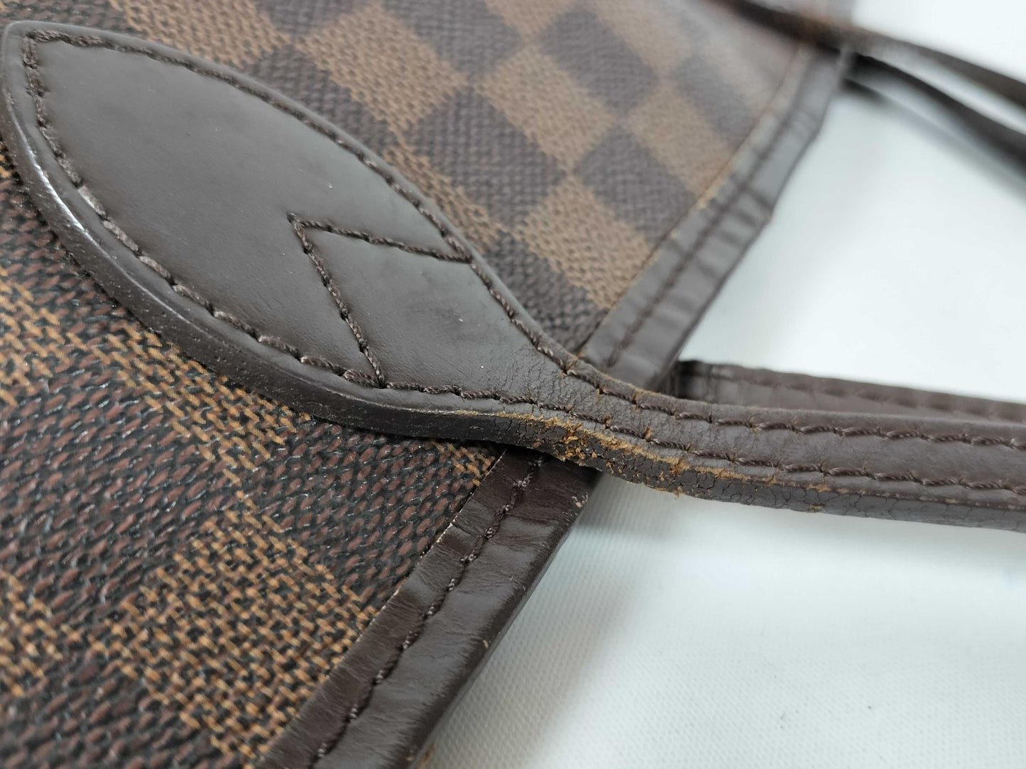 LOUIS VUITTON Neverfull MM Tote Bag