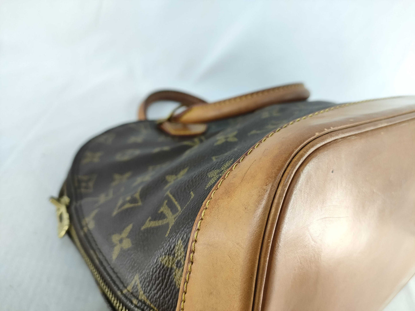 LOUIS VUITTON Monogram Louis Vuitton Alma Handbag