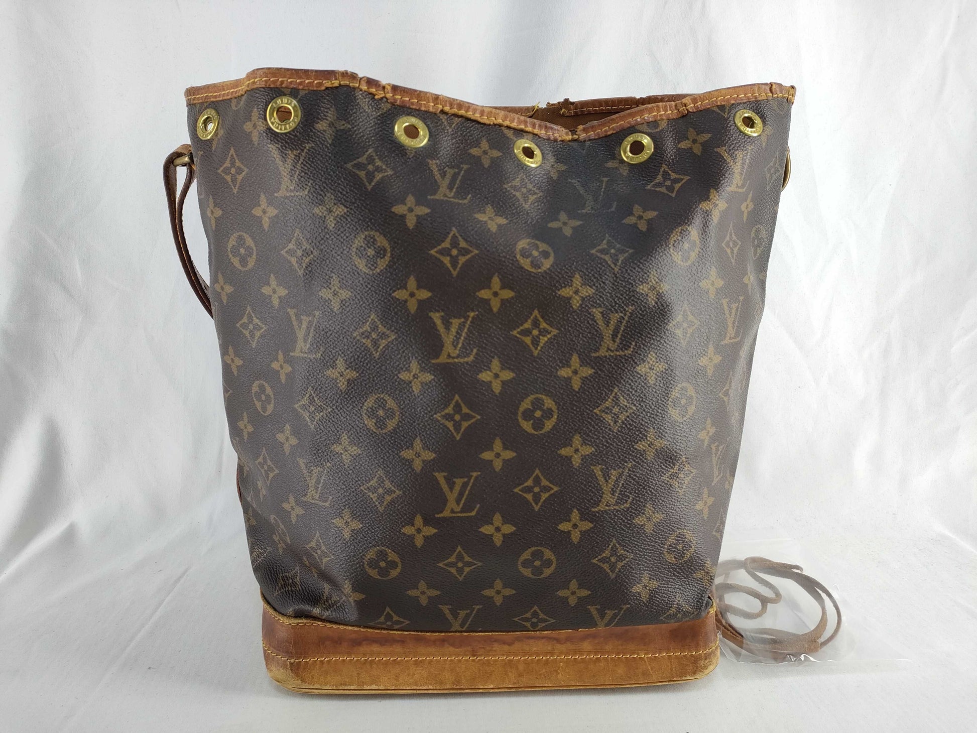 LOUIS VUITTON Monogram Louis Vuitton Noe Shoulder Shoulder Bag