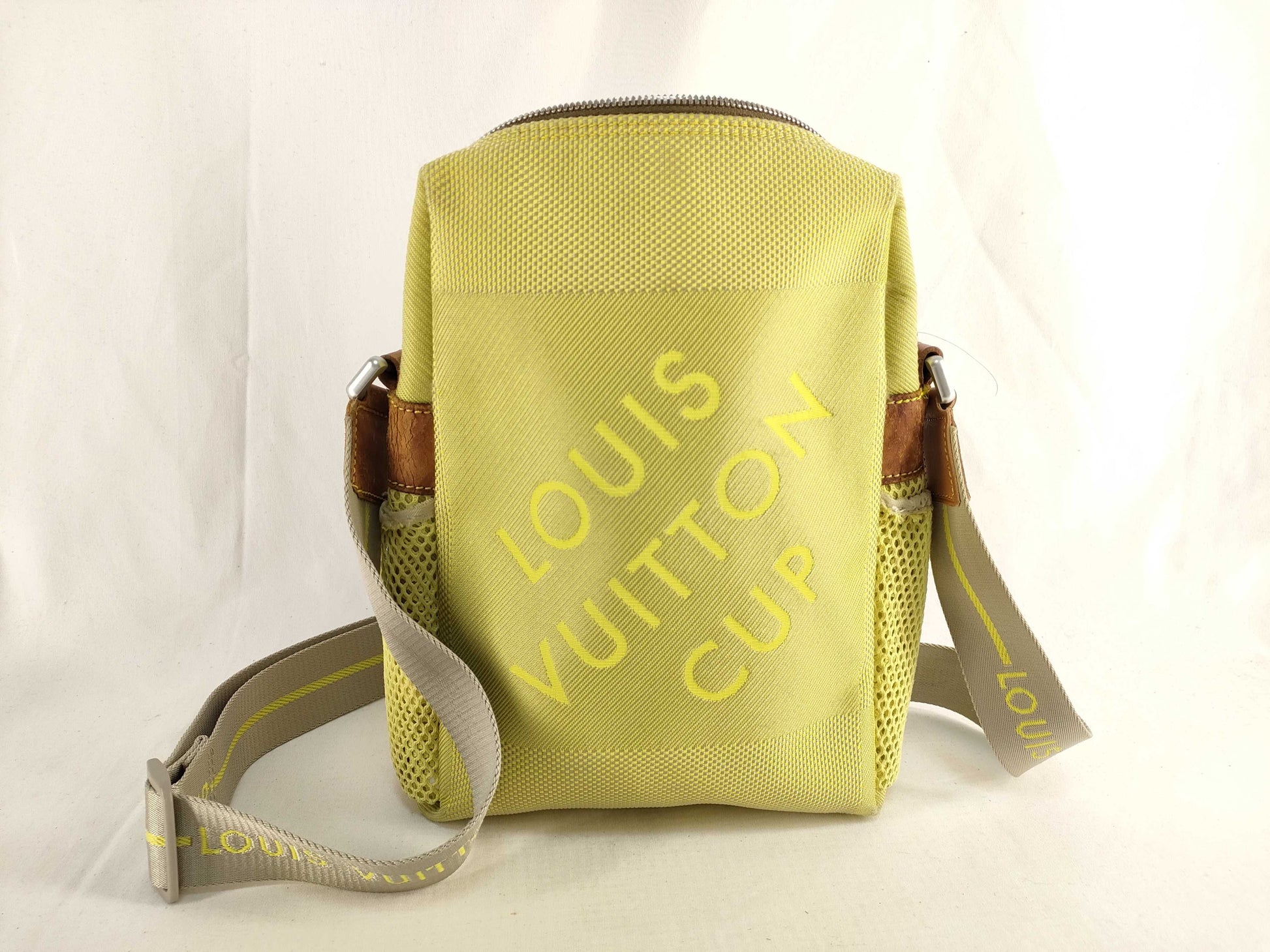 LOUIS VUITTON Damier Jean Weatherly Jean -- Shoulder Bag