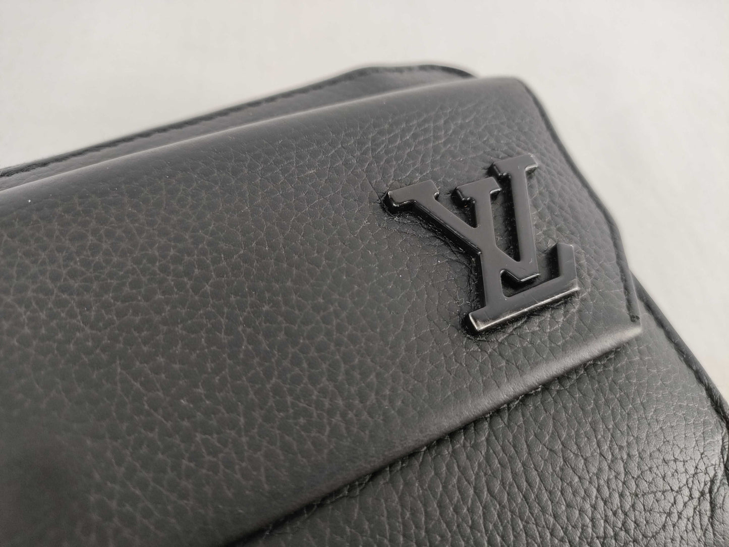 LOUIS VUITTON Zippy Dragonne Aerogram GA0211 Wallet