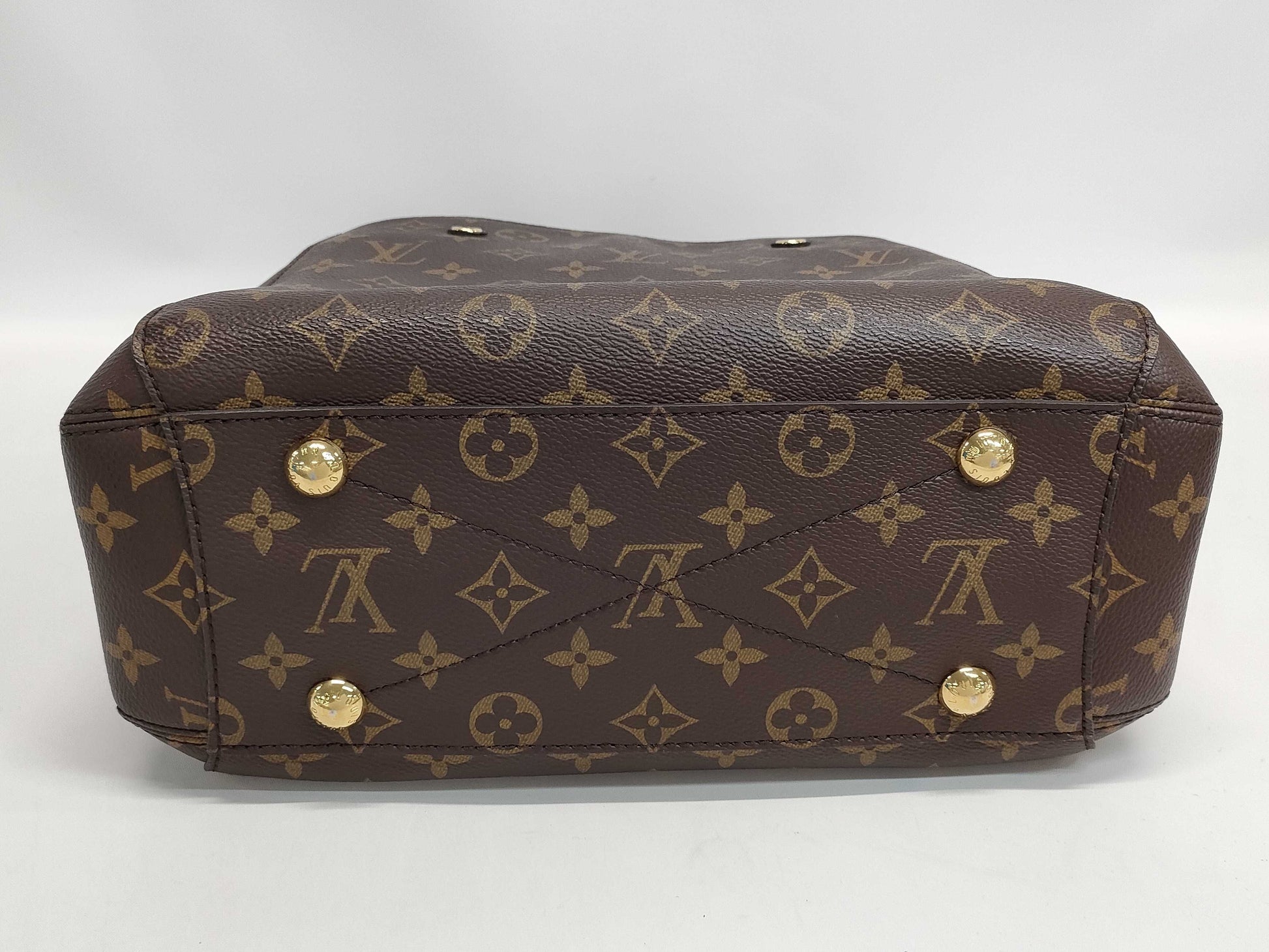 LOUIS VUITTON Louis Vuitton Monogram Montaigne Handbag