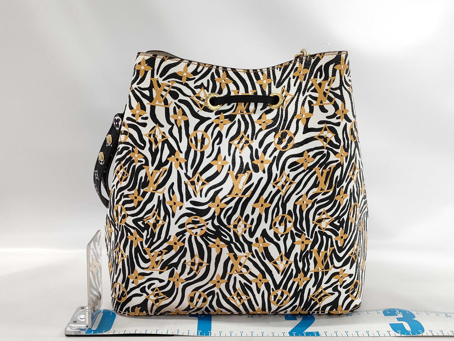 LOUIS VUITTON Louis Vuitton Monogram Jungle Neonoe M44679 Bag