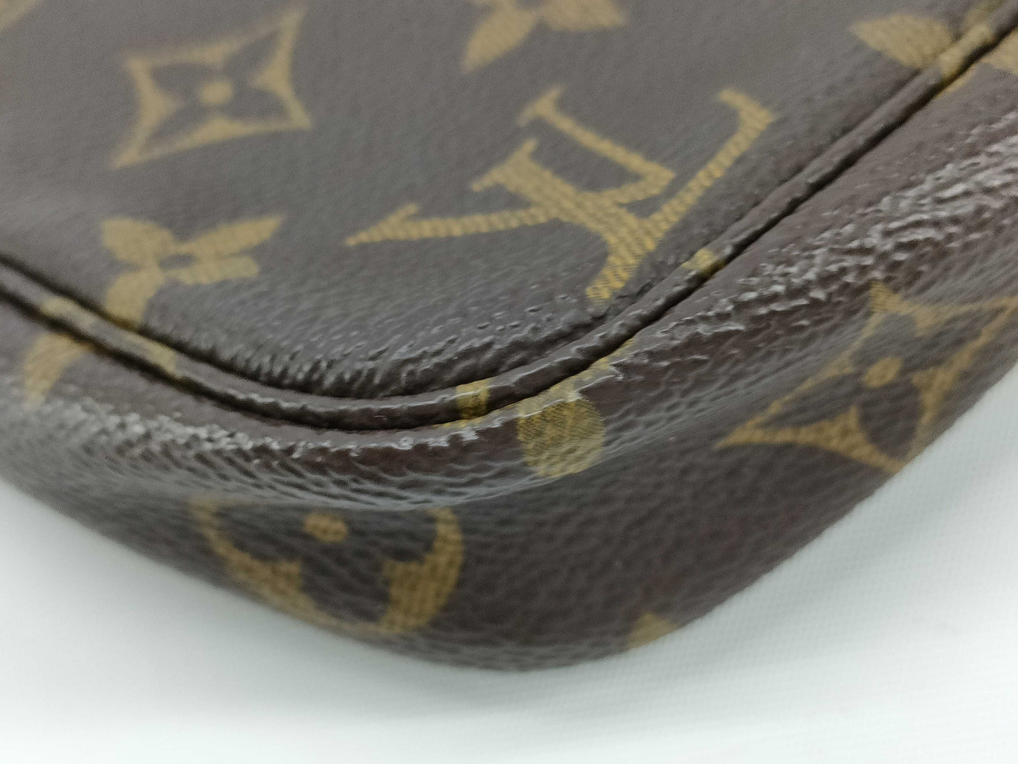 LOUIS VUITTON Monogram LOUIS VUITTON Pochette Accessoir M51980 Handbag