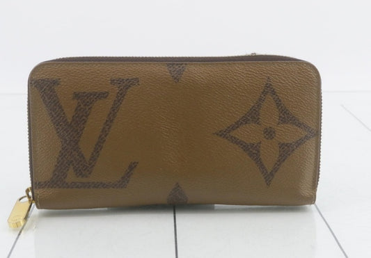 LOUIS VUITTON Monogram Zippy Wallet Second Bag