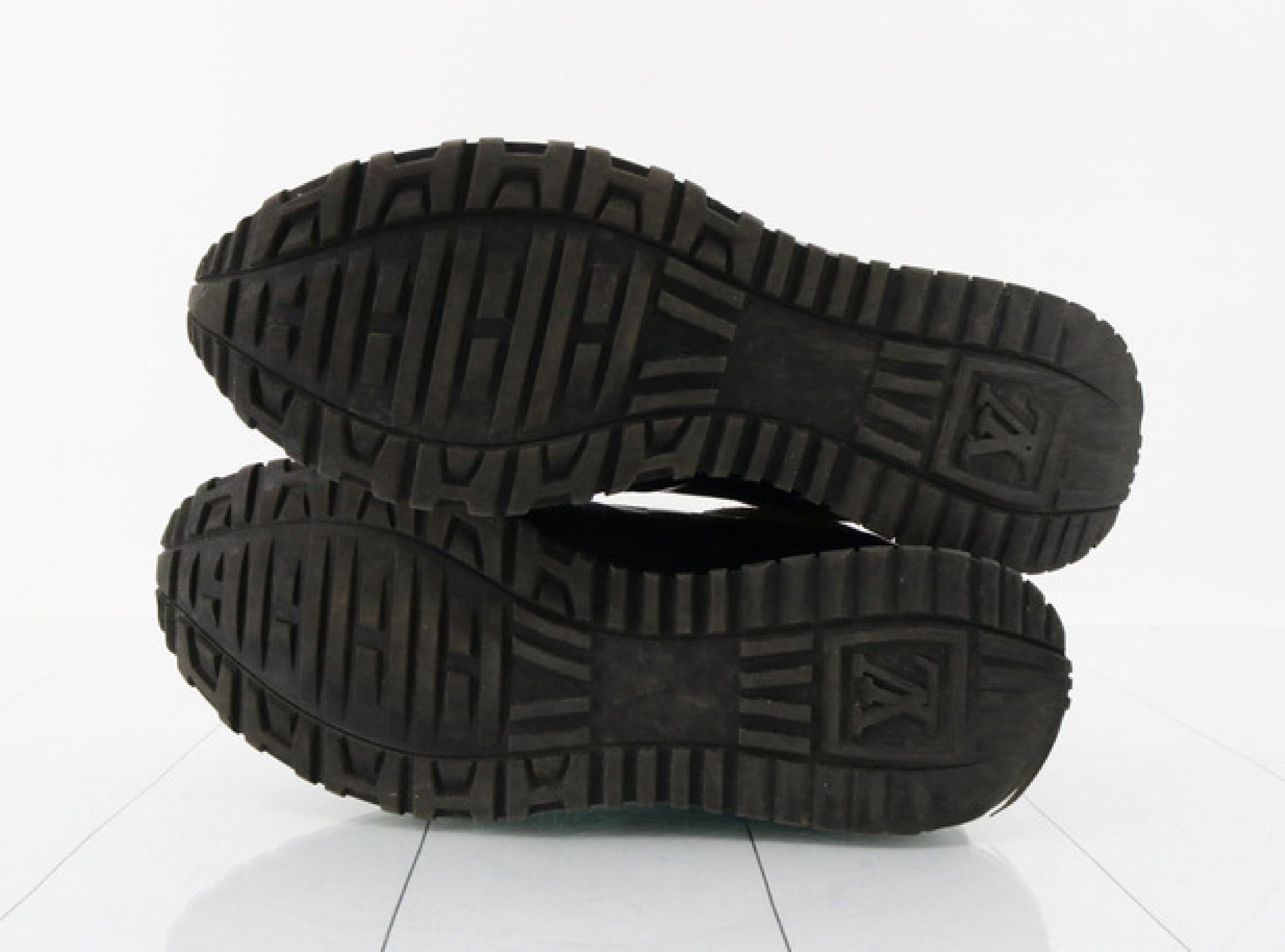 LOUIS VUITTON Damier Runway Line 6 1/2 Sneakers