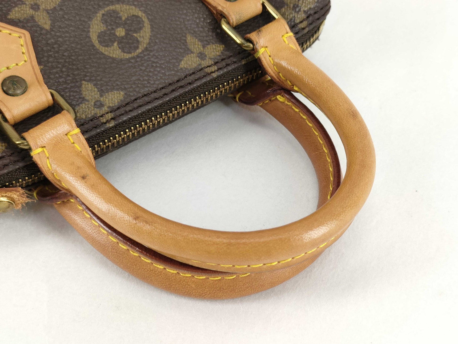 LOUIS VUITTON Monogram Vuitton Bag Handbag