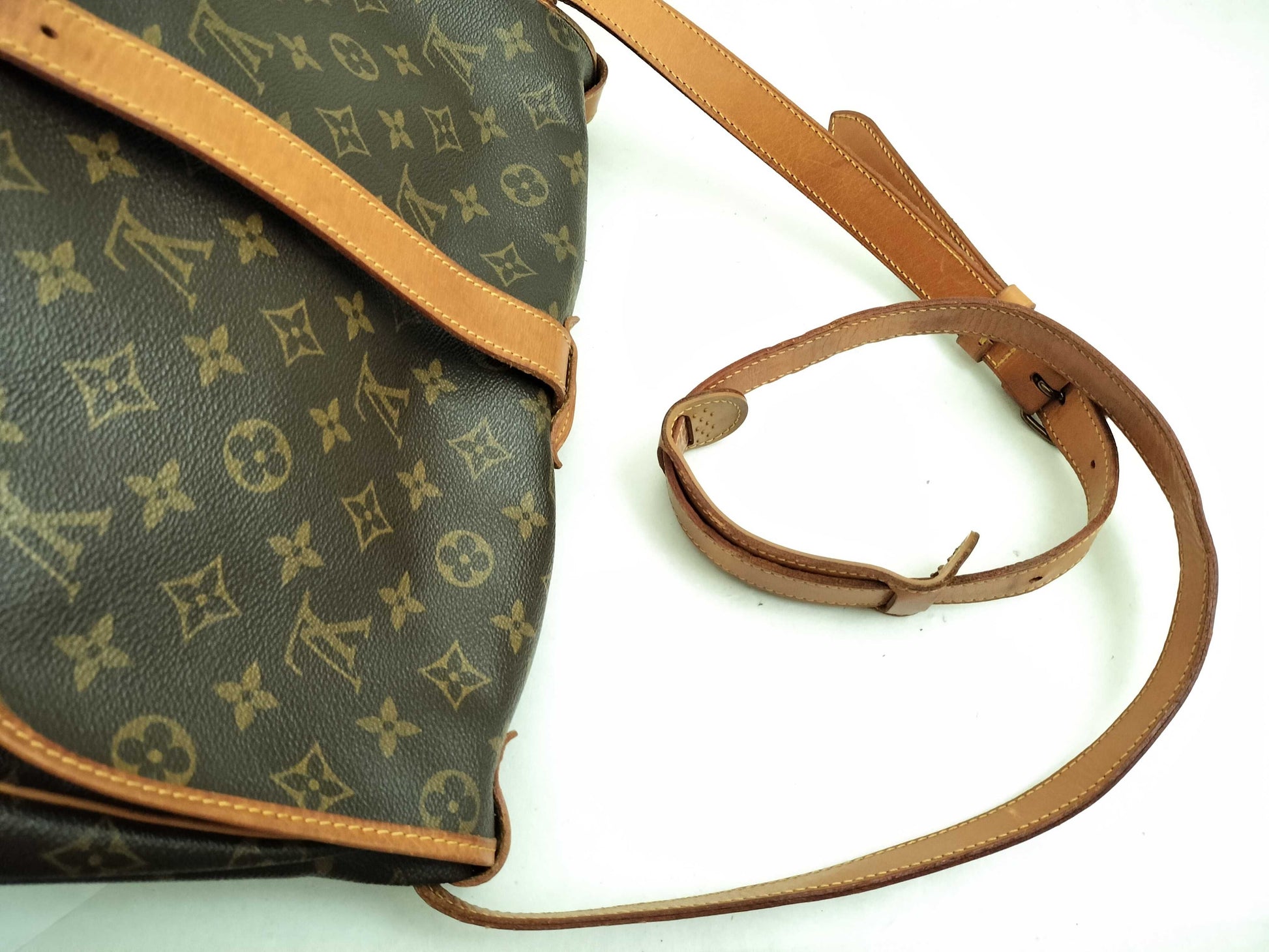 LOUIS VUITTON Monogram LOUIS VUITTON Monogram M42256 Saumur 30 Shoulder Bag Shoulder Bag