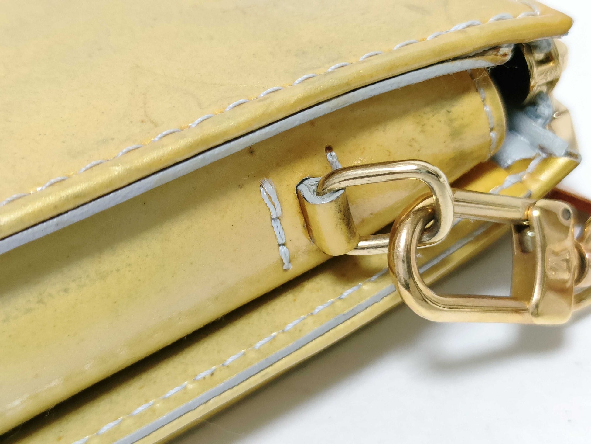 LOUIS VUITTON Vernis LV Vernimot Shoulder Bag