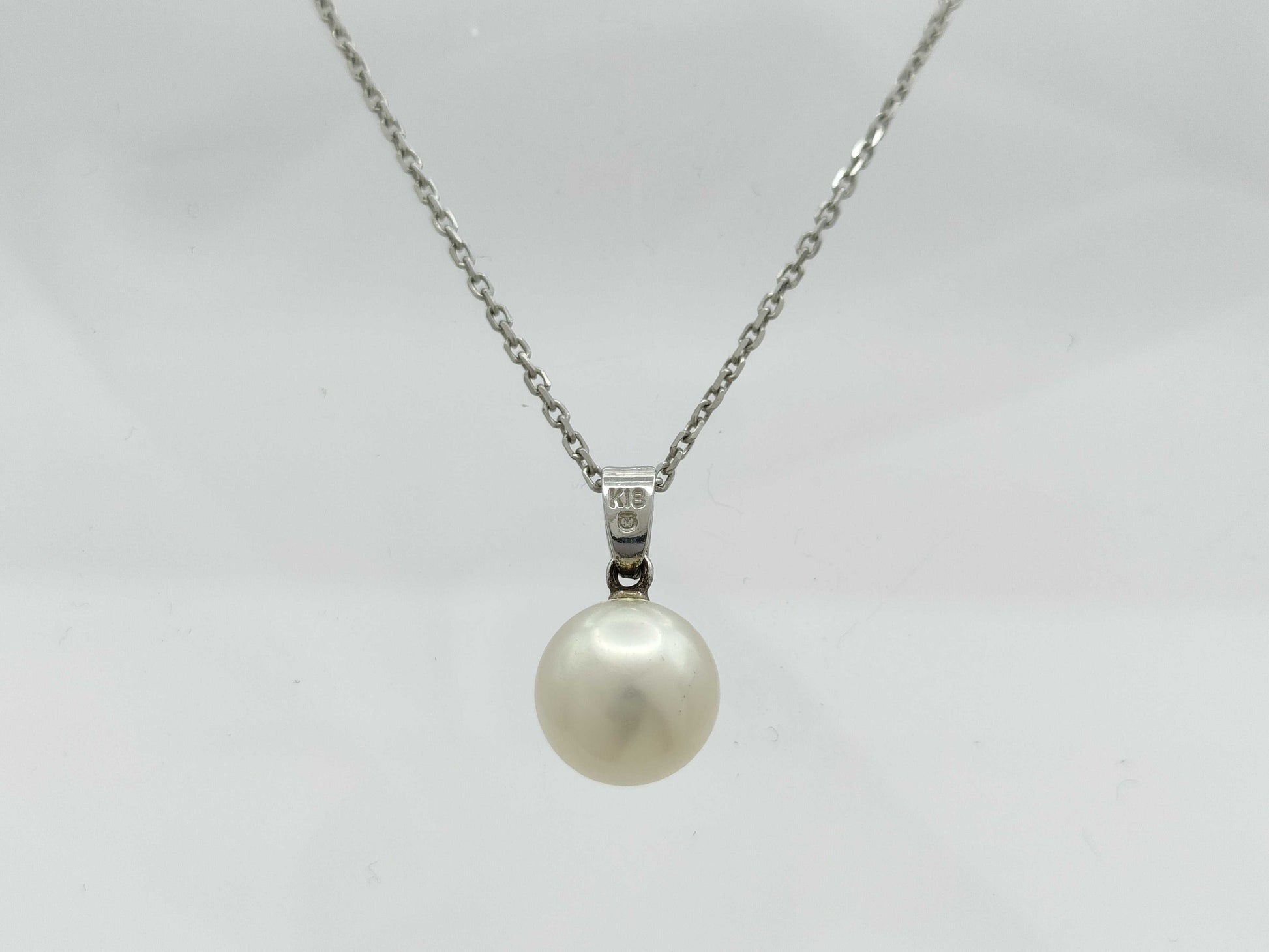 MIKIMOTO Pearl Necklace, 8.6mm Diameter, 18K Gold, 5.3g