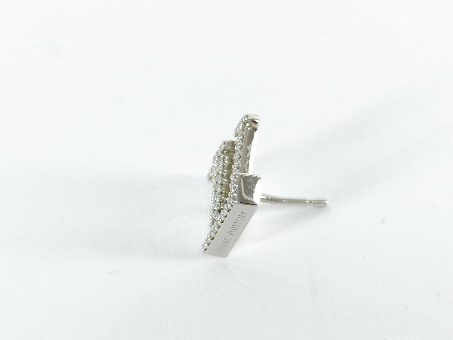 LOUIS VUITTON Earrings, 18g each